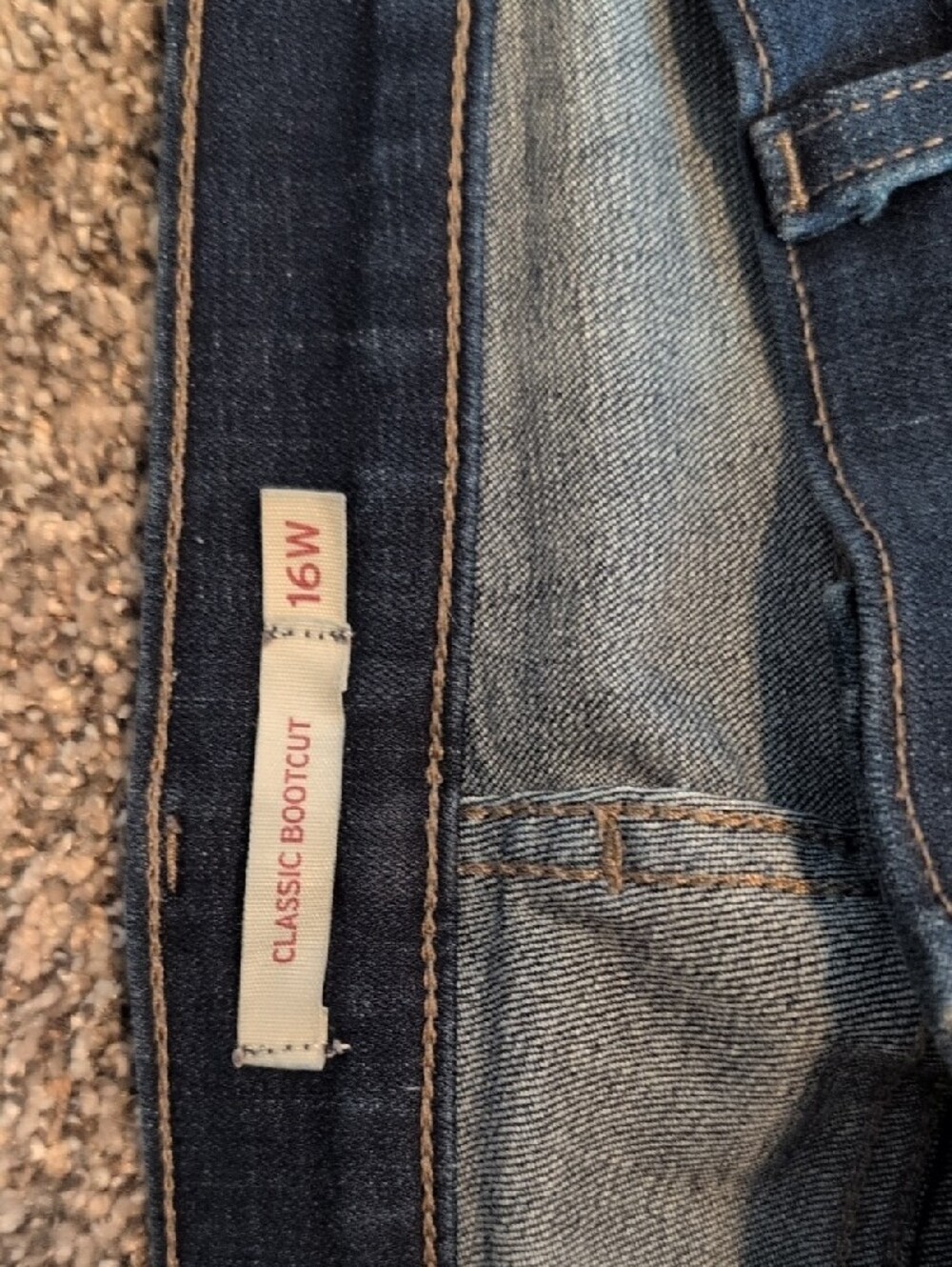 Levis Boitcut Dark Jeans - Picture 2 of 5